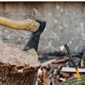 SIEKIERA FISKARS ROZŁUPUJĄCA DO DREWNA MOCNA X28 OSTRZE M1069107 71CM 1,8KG 5711