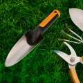 ŁOPATKA WĄSKA OGRODOWA PREMIUM FISKARS 1000727 5097